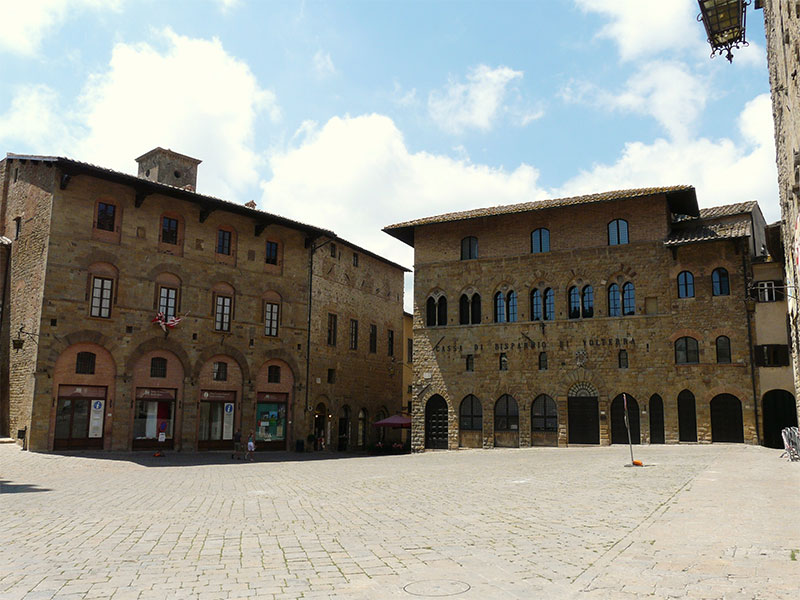 Volterra-BlogTravelsitter-piazzadeipriori